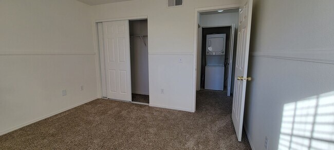 Building Photo - $500 OFF MOVE-IN! 2 Bedroom Condo near Air...