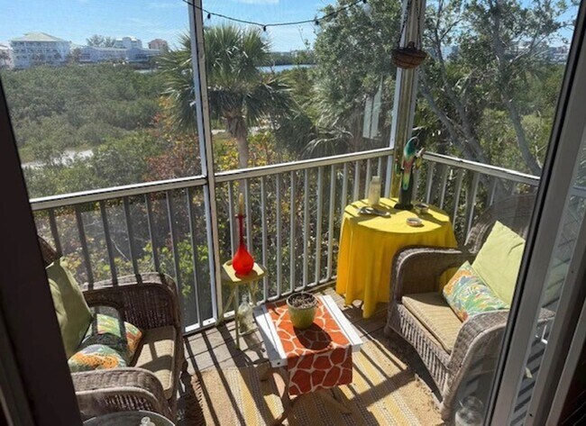 Building Photo - Luxury living with an Intracoastal view and direct access to dock, marina and lift