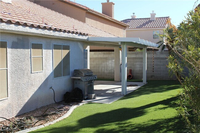 Building Photo - 2763 Chokecherry Ave