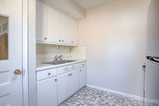 Building Photo - Ralston Rental Home Available