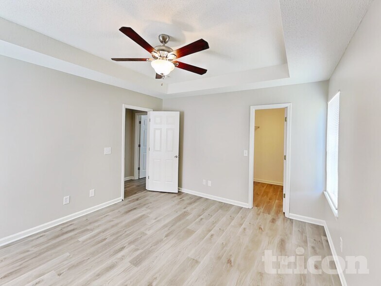 Building Photo - 208 Double Eagle Cir