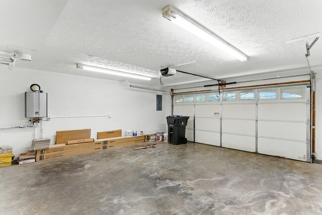 Building Photo - 6054 Warrenpark Ln