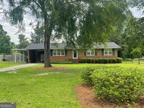 Building Photo - 311 Brookhaven Dr