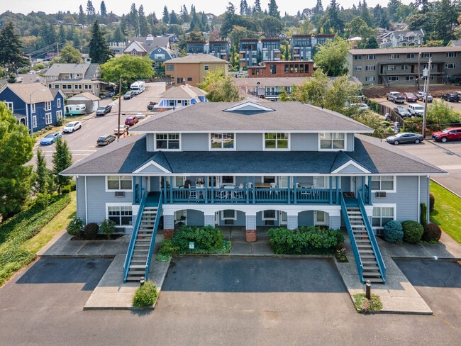 Building Photo - 714 Cascade Ave