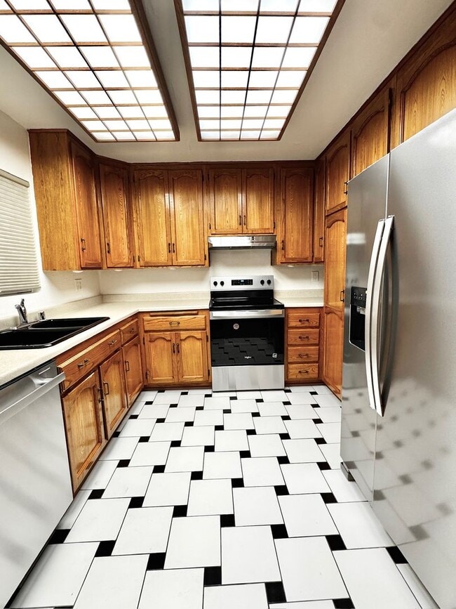 Building Photo - Mission Bay 2 Bed 2 Bath Condo with covered parking