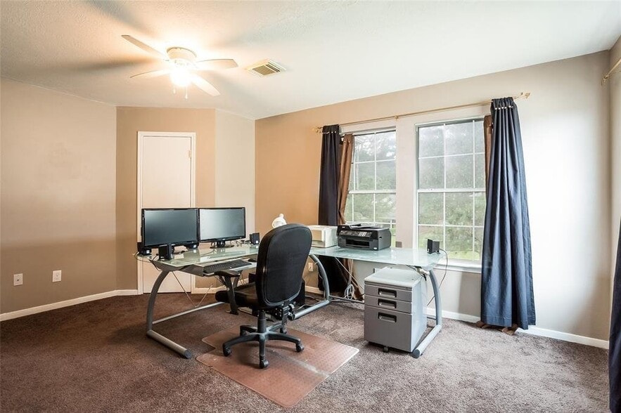 Building Photo - 21910 Willow Downs Dr