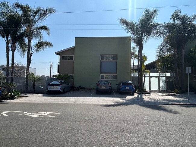 Primary Photo - Spacious 2 bedroom