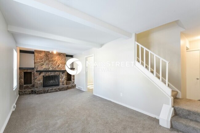 Building Photo - 4 Bedroom Pet-Friendly Home in WESTMINSTER...