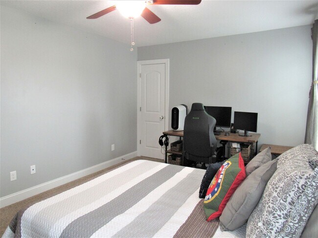 Building Photo - 4 Bedroom 2.5 Bath Onslow Bay