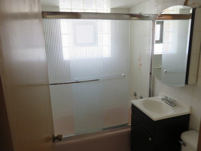 Building Photo - 1673 Ash St