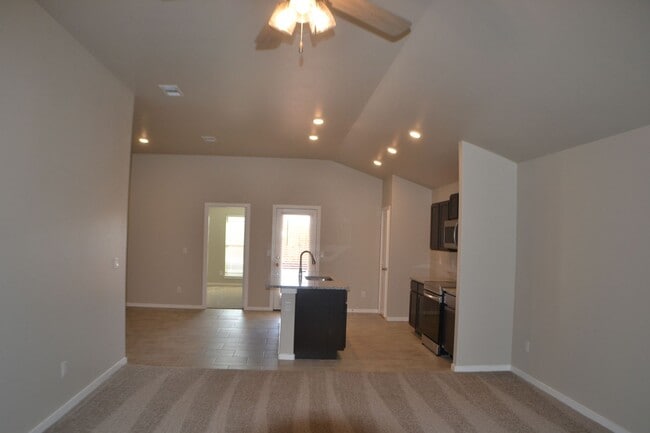 Building Photo - House For Lease in Midland