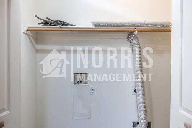 Building Photo - 9874 W Leander Dr