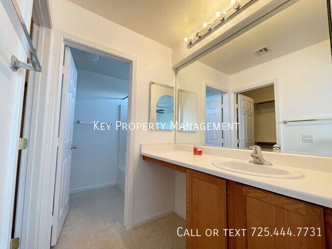 Building Photo - 605 Sonoran Heights Ave