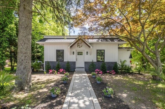 Building Photo - Large 4 Bedroom 2 Bath home in Linwood, NJ