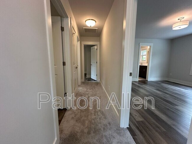 Building Photo - 129 Aurora Dr
