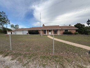 Building Photo - 713 FM 153