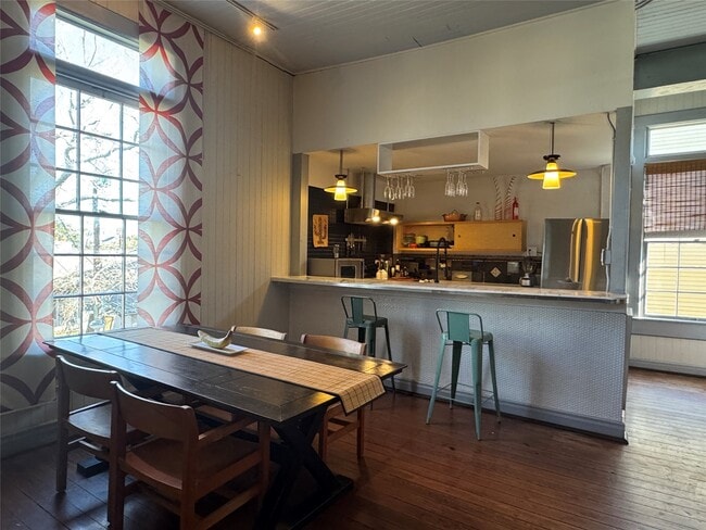 Building Photo - 1614 Avenue K