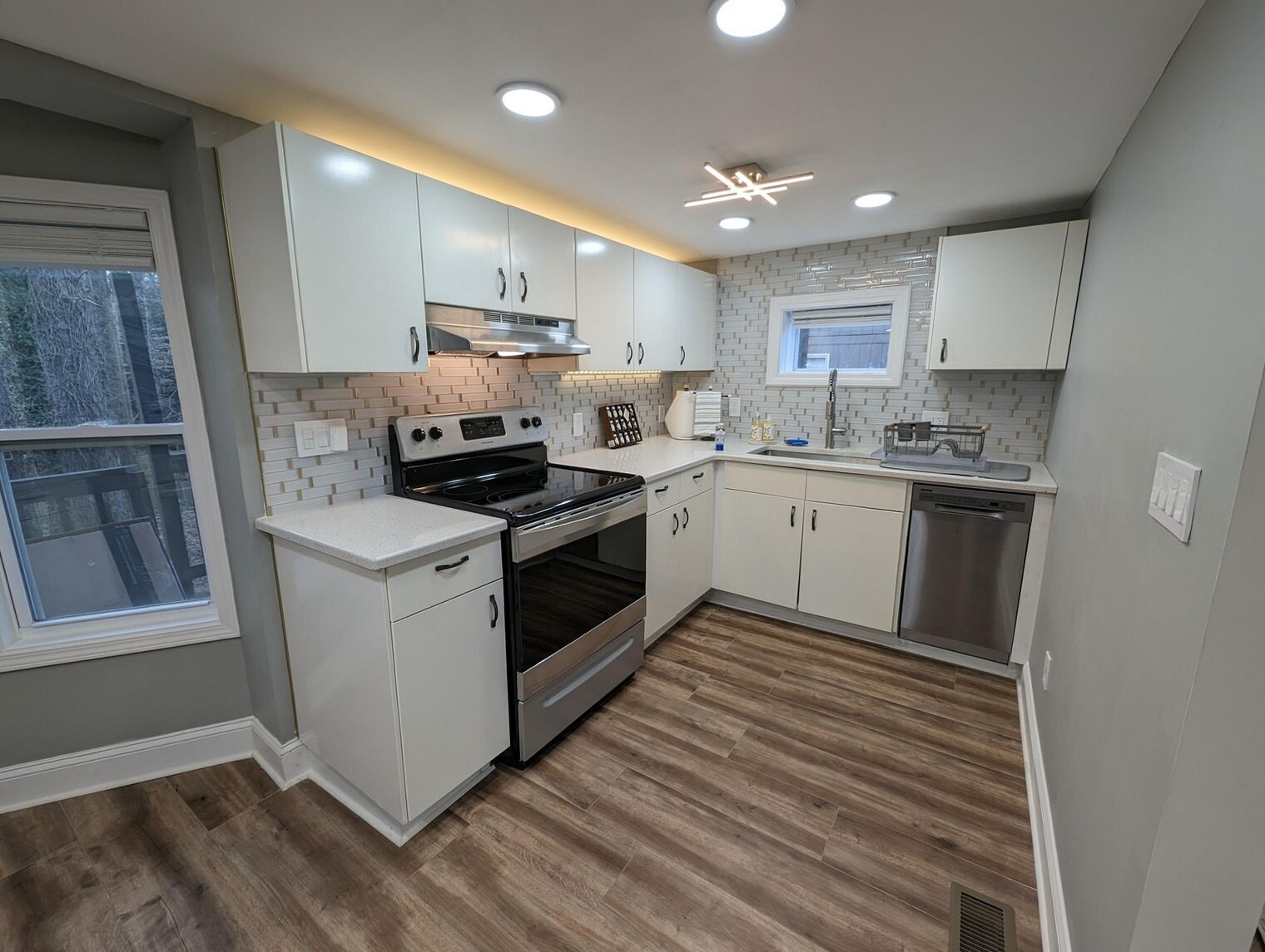 Building Photo - 1303 Colony Dr