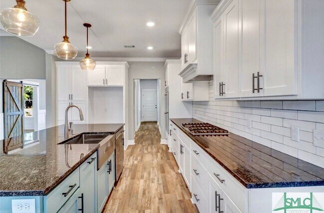 Building Photo - 421 Bear River Dr