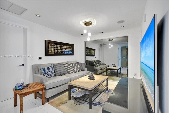 Building Photo - 17121 Collins Ave