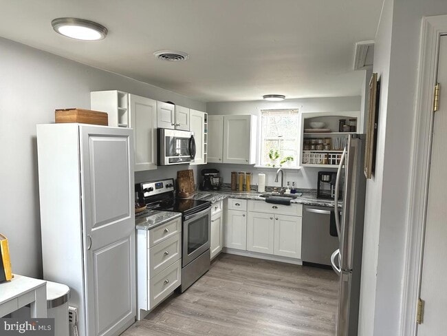 Building Photo - 7703 Dover Rd