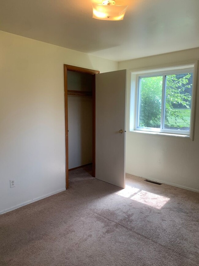 Building Photo - 1926 3 Waddle Rd