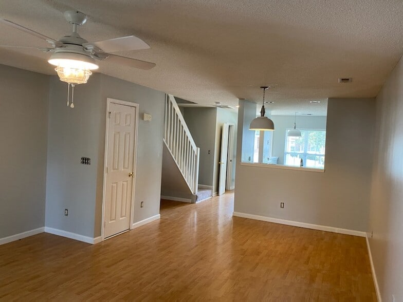 Building Photo - 2210 Cigar Ct