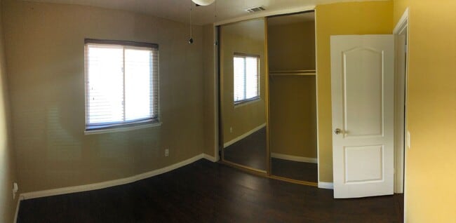 Building Photo - Beautiful 4 bedroom / 3 bathroom Heritage Home with Pool, Spa and Solar!
