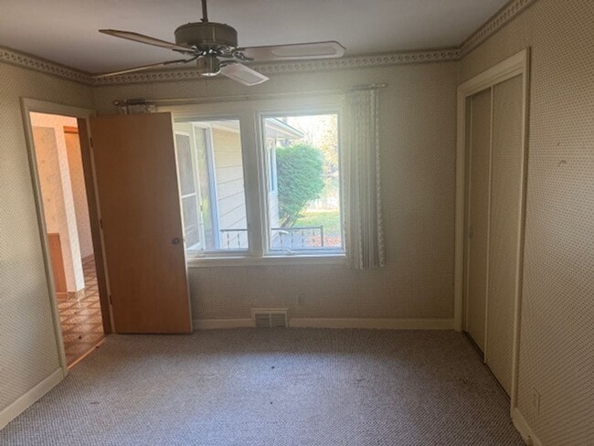 Building Photo - Amazing Home Next to Interlachen Golf Cour...