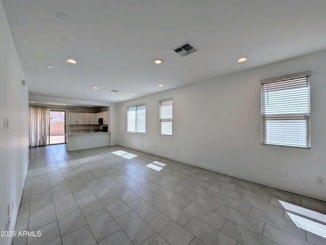 Building Photo - 9509 W Sells Dr