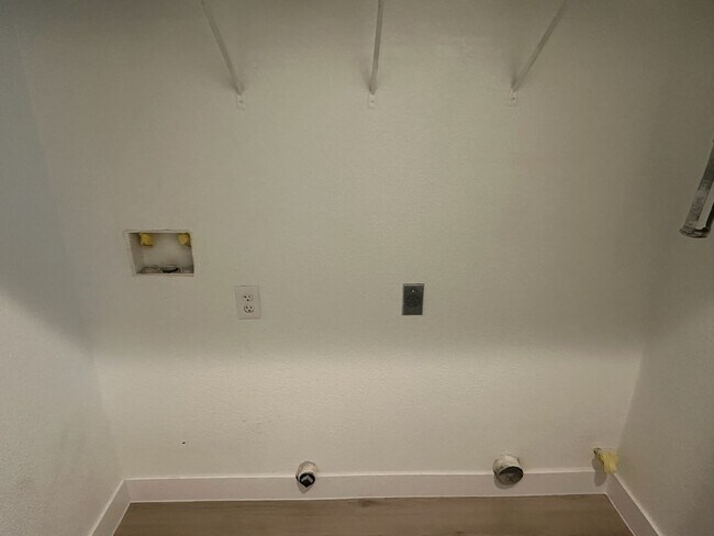 Building Photo - 2248 E La Vida Ave