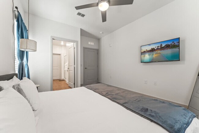 Building Photo - 14532 Star Water Rd