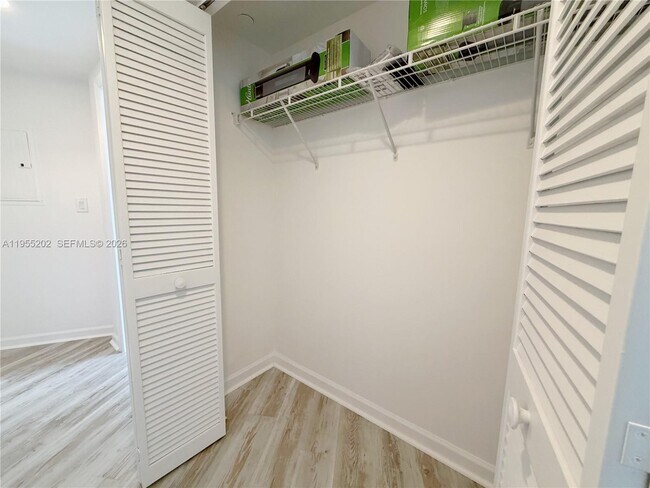 Building Photo - 19501 W Country Club Dr