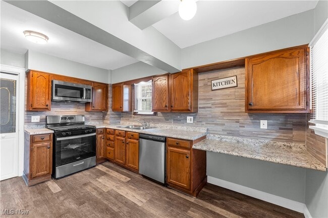 Building Photo - 961 Montford Rd