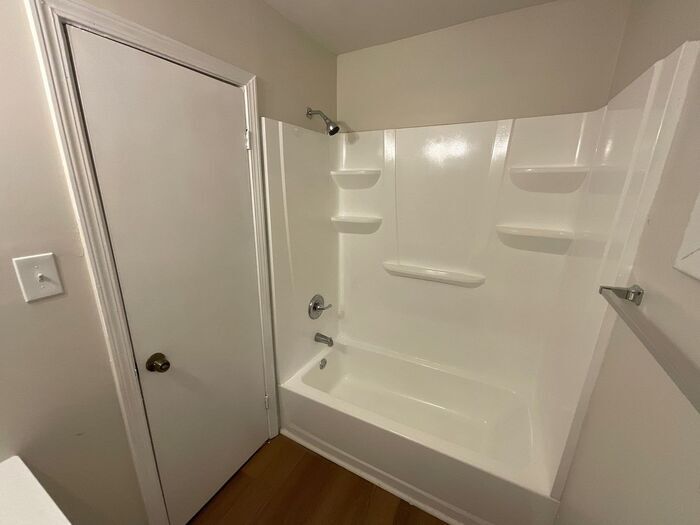 Building Photo - 3011 Horse Shoe Dr