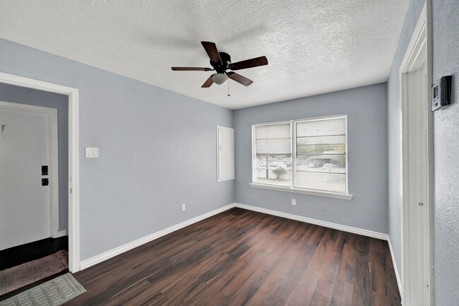 Building Photo - 1009 Witter St