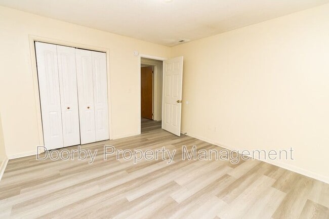 Building Photo - 7833 Basswood Ln