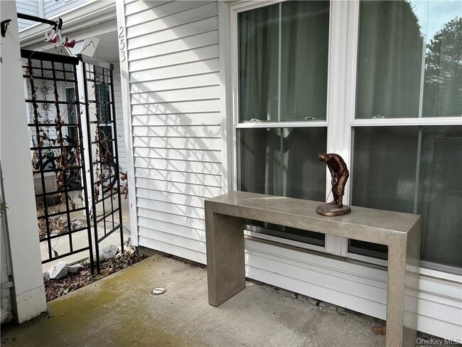 Building Photo - 255 Homestead Village Dr