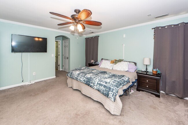 Building Photo - 3 Bedroom 2.5 Bath Single Family Home in S...