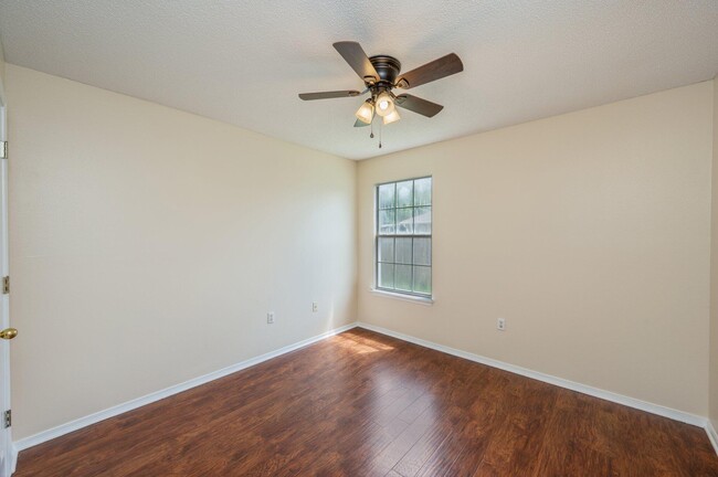 Building Photo - 3009 La Salle Ct