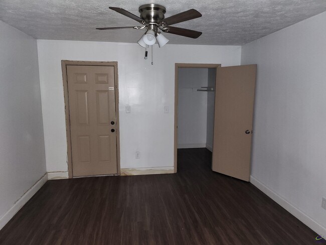 Building Photo - 216 Tabor Dr