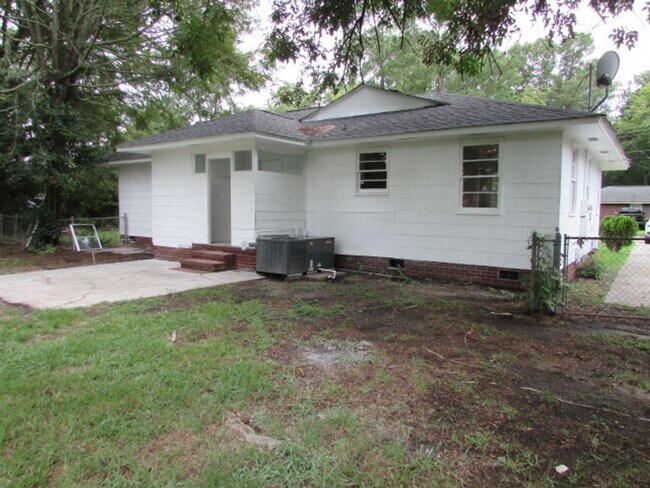 Building Photo - Close to Crosswell Elementary