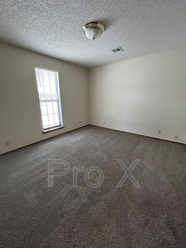 Building Photo - 7082 SE 66th Terrace