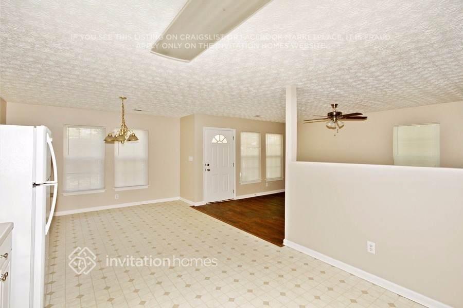 Building Photo - 2613 Davenport St