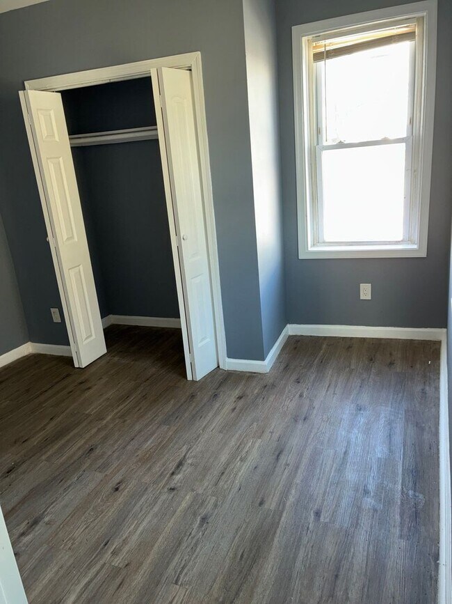 Building Photo - 2234 Henneman Ave