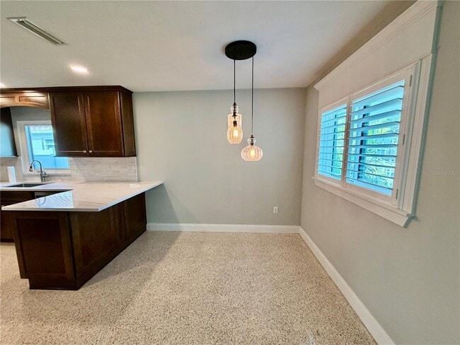 Building Photo - 17045 Dolphin Dr