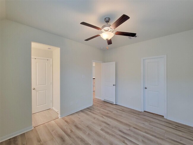 Building Photo - 28638 Monarch Cliffs Dr