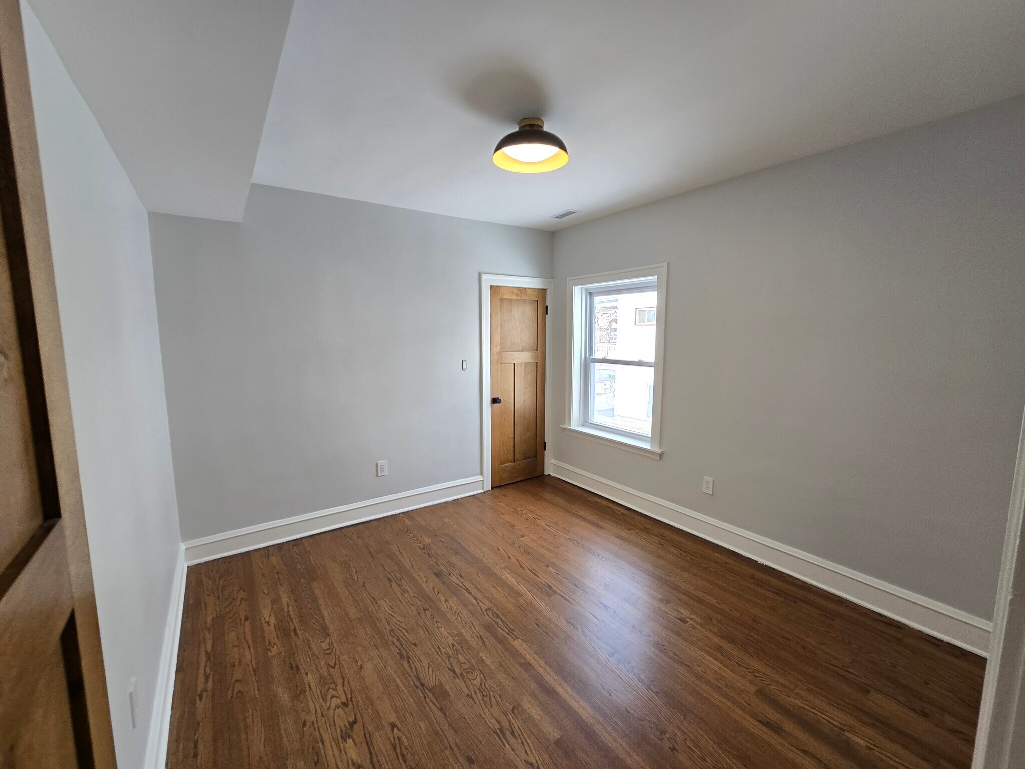 Building Photo - 240 Lathrop Ave