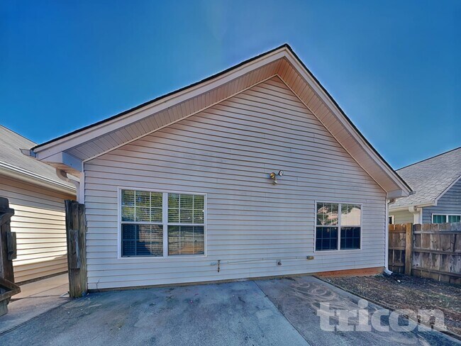 Building Photo - 613 Shadow Lake Dr