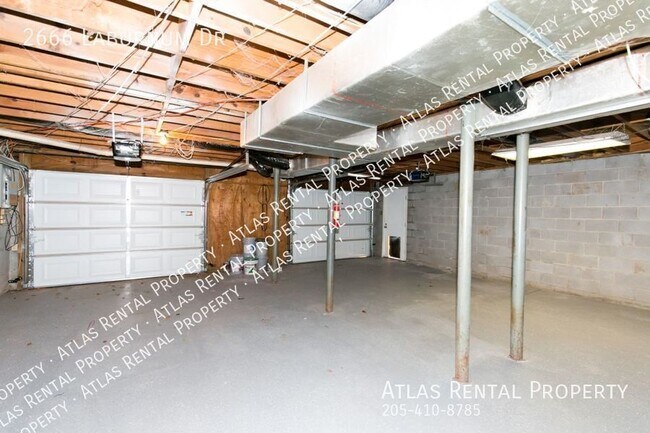 Building Photo - 2666 Laburnum Dr